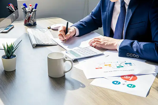 美国的人到西班牙旅游少花冤枉钱指南